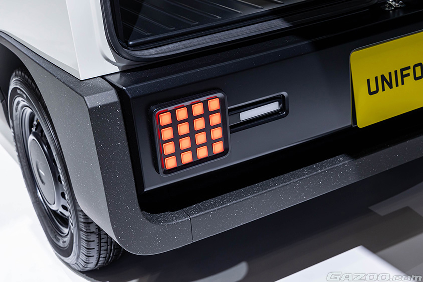 ジャパンモビリティショー2023 ダイハツブース　UNIFORM CARGO