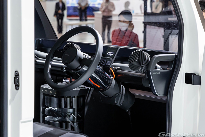 ジャパンモビリティショー2023 ダイハツブース　UNIFORM CARGO