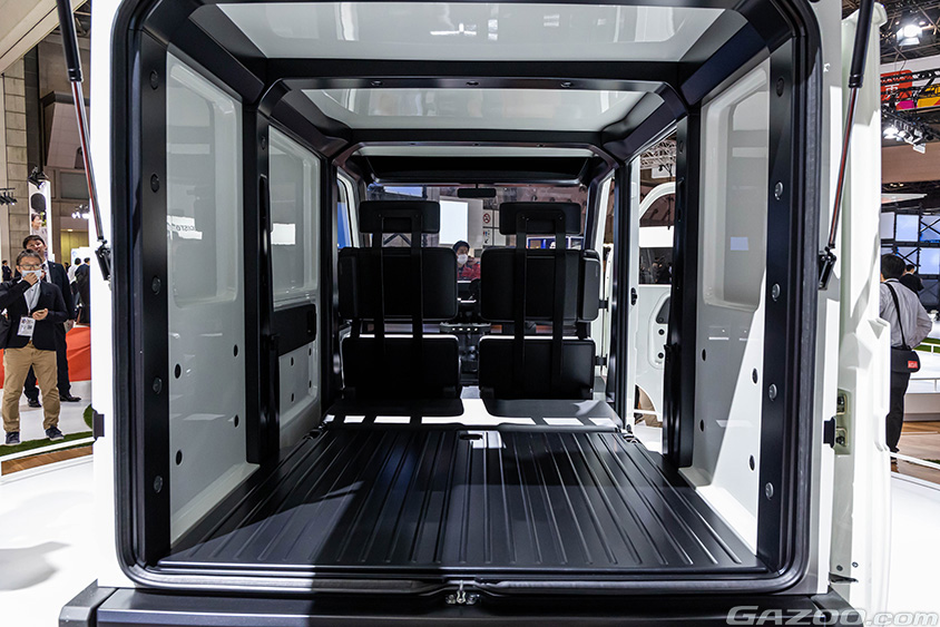 ジャパンモビリティショー2023 ダイハツブース　UNIFORM CARGO