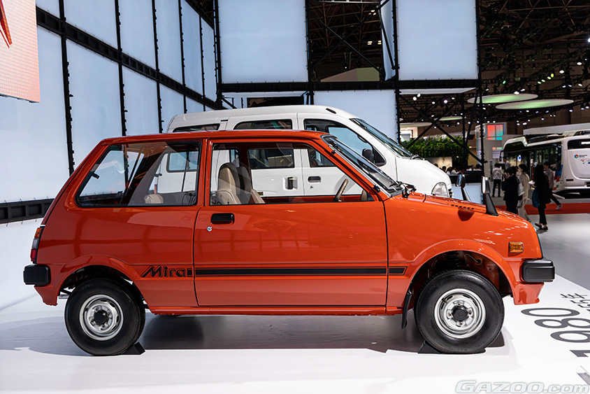 ジャパンモビリティショー2023 ダイハツブース　軽乗用車「ミラ」