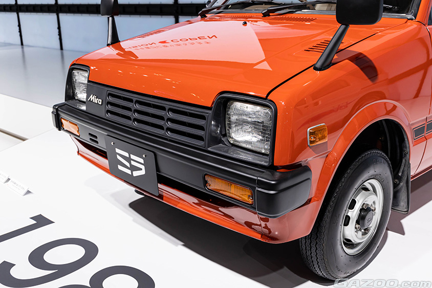 ジャパンモビリティショー2023 ダイハツブース　軽乗用車「ミラ」