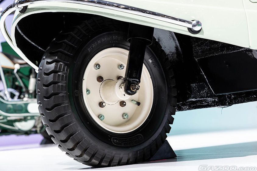 ジャパンモビリティショー2023 ダイハツブース　軽三輪トラック「ミゼット」