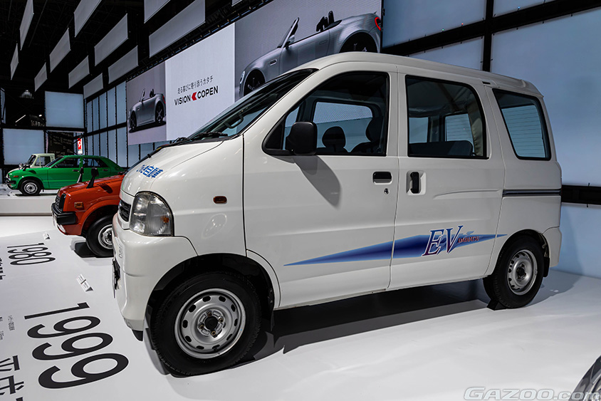 ジャパンモビリティショー2023 ダイハツブース　ハイゼットEV