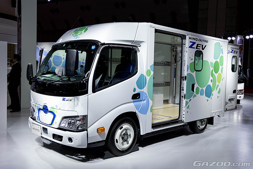 ジャパンモビリティショー2023 日野デュトロ Z EV ウォークスルーバン