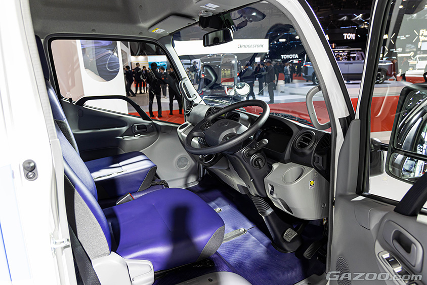 ジャパンモビリティショー2023 日野デュトロ Z EV ウォークスルーバン