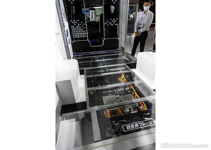 ジャパンモビリティショー2023 日野デュトロ Z EV ウォークスルーバン