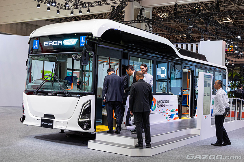 ジャパンモビリティショー2023 いすゞERGA EV