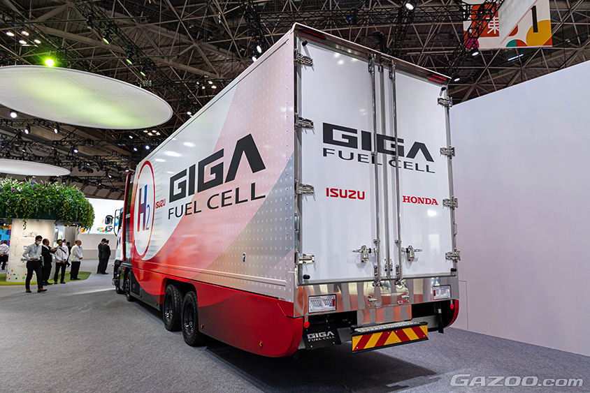 ジャパンモビリティショー2023 いすゞ自動車・UDトラックス　GIGA FUEL CELL