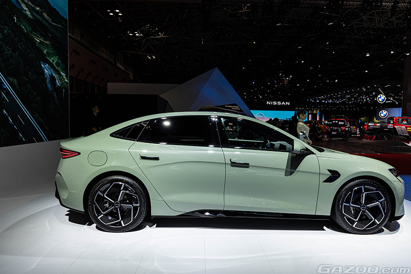 ジャパンモビリティショー2023 BYD SEAL