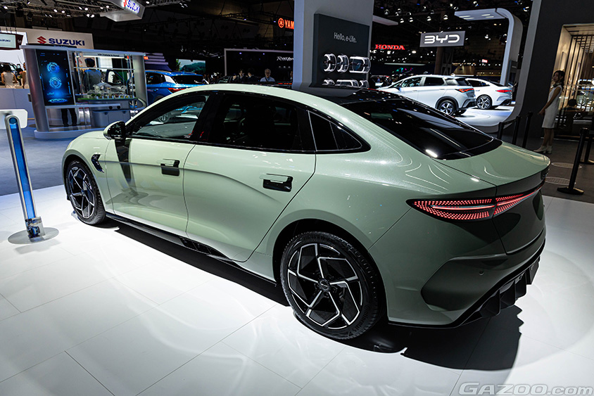 ジャパンモビリティショー2023 BYD SEAL