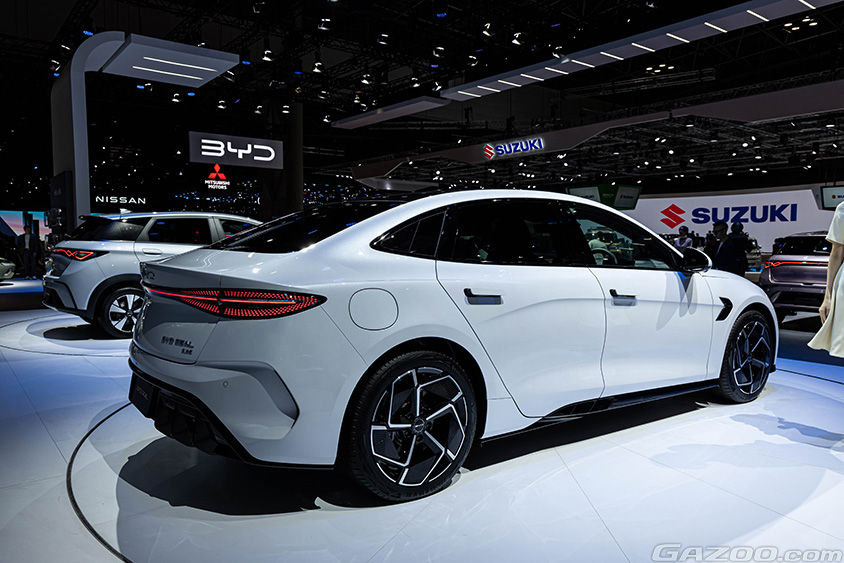 ジャパンモビリティショー2023 BYD SEAL