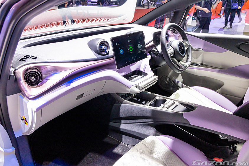 ジャパンモビリティショー2023 BYD DOLPHIN