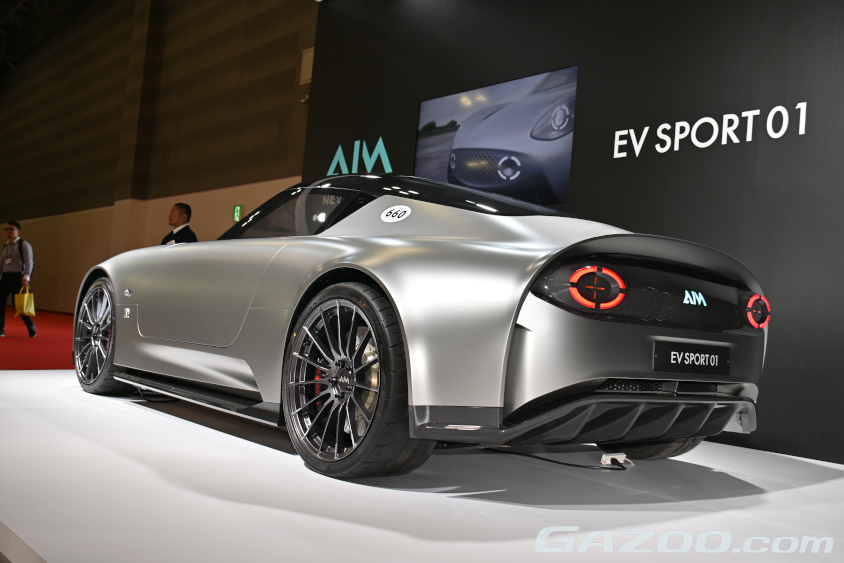 最高速300km/hを出すエイム株式会社の「EV SPORT 01」