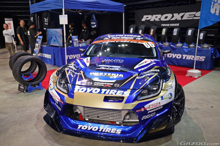 沖縄モーターショーに展示された2023年チャンピオンTEAM TOYO TIRES DRIFTのGR86