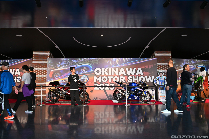 オキナワモーターショー　エントランス
