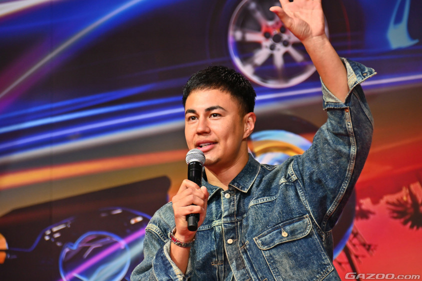 オキナワモーターショー　ゲストのユージさん