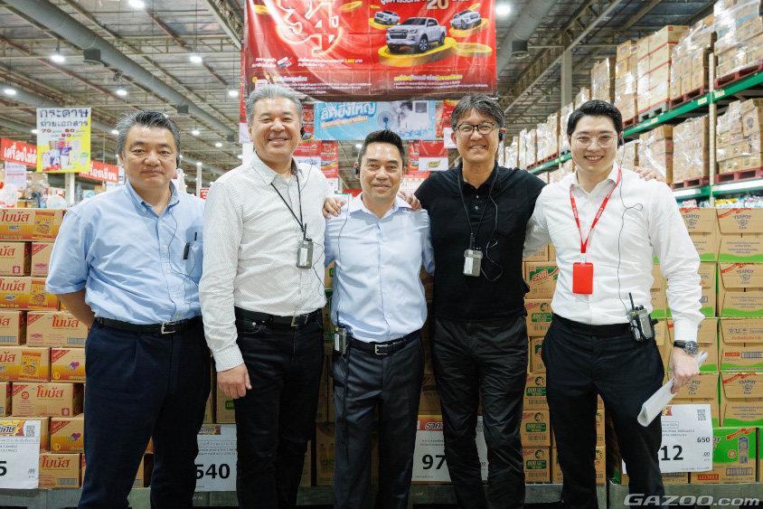 CPとSCGのタイの物流現場を視察する様子