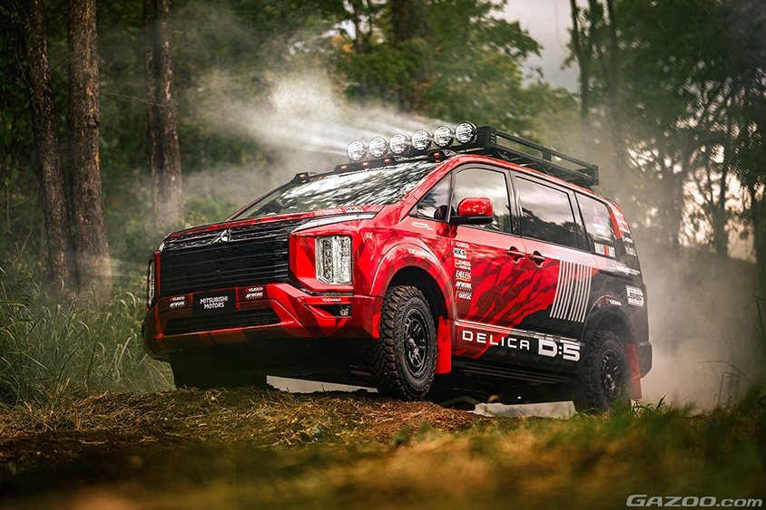 オートサロン2024に三菱自動車が出展するデリカD:5 サポートカー　“アジアクロスカントリーラリー2023” 実走車