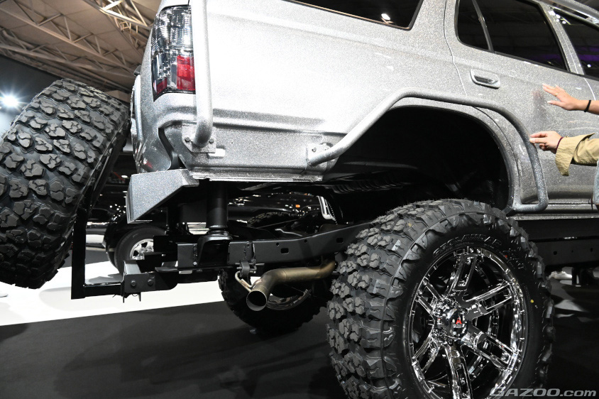 トヨタ・ハイラックスサーフHILUX SURF 185 CUSTOM＠ウィードブース