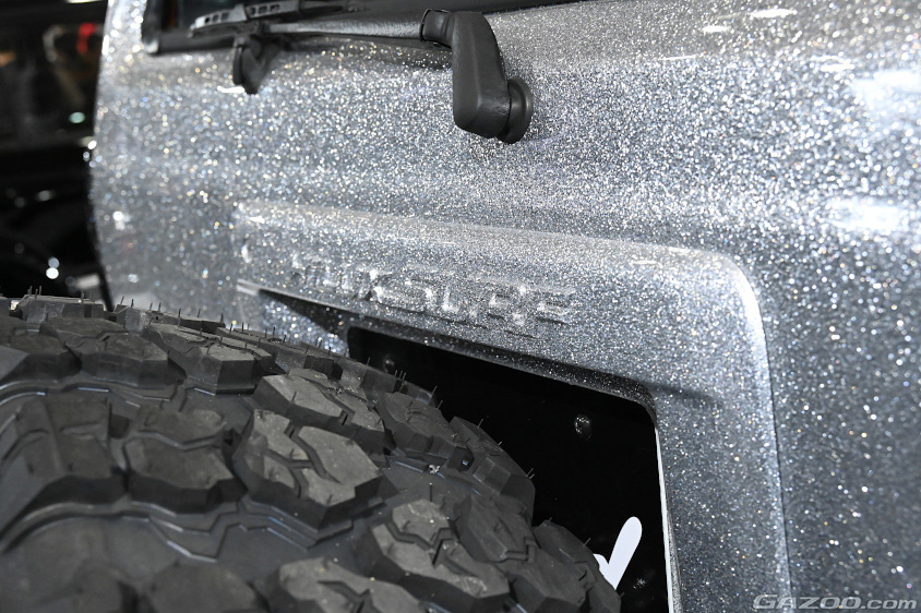 トヨタ・ハイラックスサーフHILUX SURF 185 CUSTOM＠ウィードブース