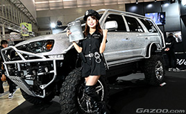 120万円～でギンギラギンに!? Weedのド迫力ハイラックスサーフ･･･東京オートサロン2024