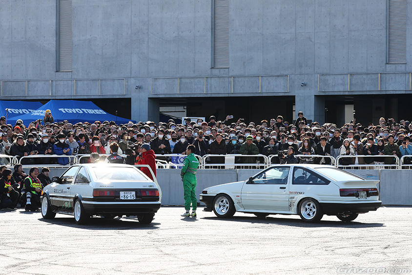 東京オートサロン2024 AE86 BEVとAE86 スーパーマメ号のジムカーナ対決