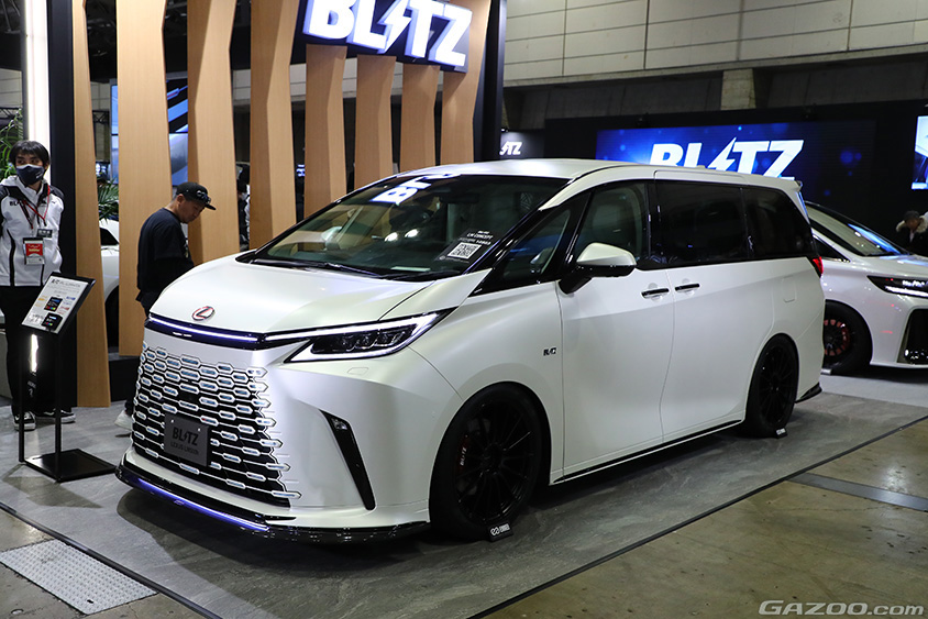 東京オートサロン2024 BLITZ LEXUS LM CUSOMIZE CONCEPT
