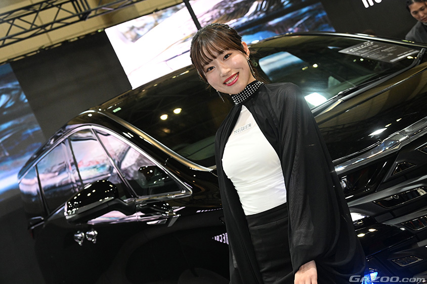 東京オートサロン2024　モデリスタブースの緒方千捺