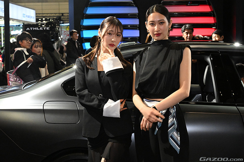 東京オートサロン2024　BMWブースの雪音まりな、瀬名雪未