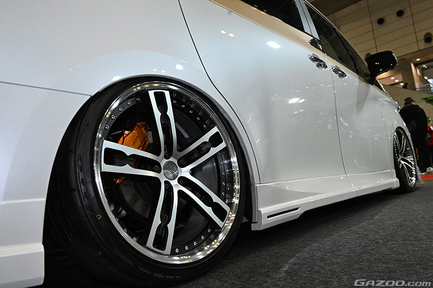 東京オートサロン2024 GRACE LINE　ALPHARD