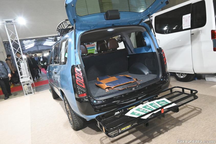 ヒッチキャリアカーゴもオプションでの装着が可能