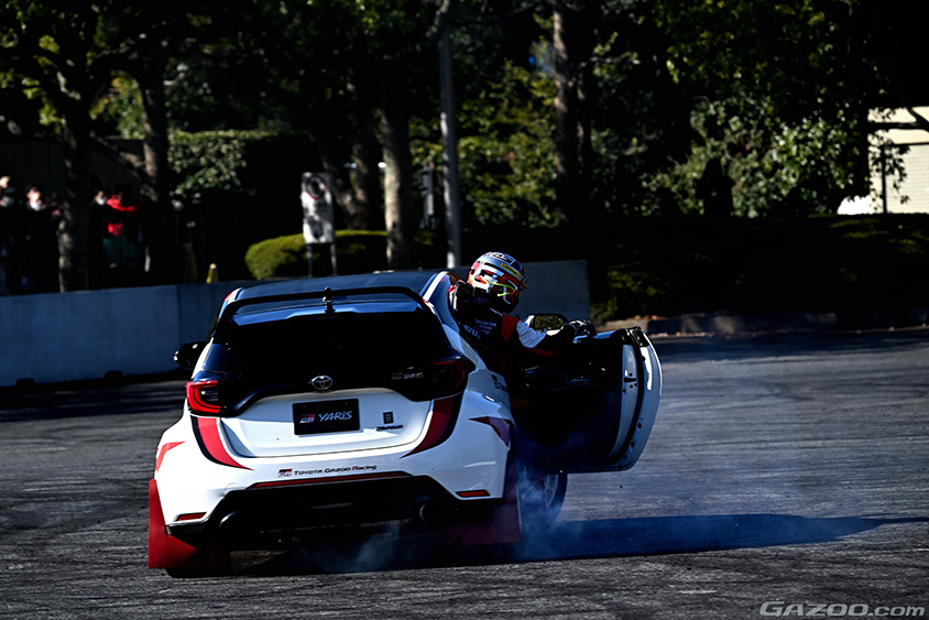 東京オートサロン2024 TGRのラリーカーのデモランで勝田範彦選手が見せた凄技デモラン