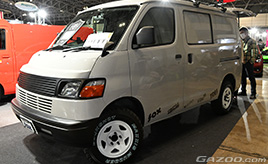 ドレスアップ・コンパクトカー部門 優秀賞受賞のTRANSACE CLS FOX。タウンエースバンがフェイスチェンジキットでクラシカルに変身…東京オートサロン2024