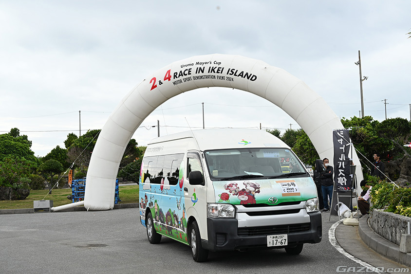 伊計島温泉AJリゾートアイランドと駐車場間はマイクロバスで輸送