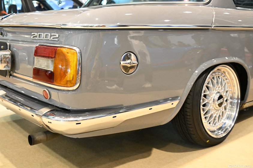 大阪オートメッセに出展されているレストアされたBMW2002
