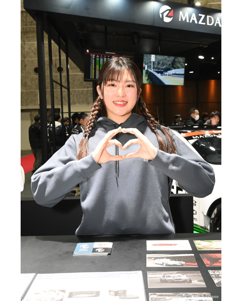 マツダブースのコンパニオン@大阪オートメッセ2024