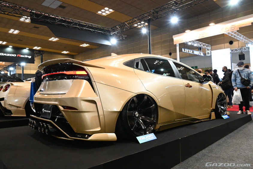 純正のプレスラインをフェンダーのデザインにも生かしている