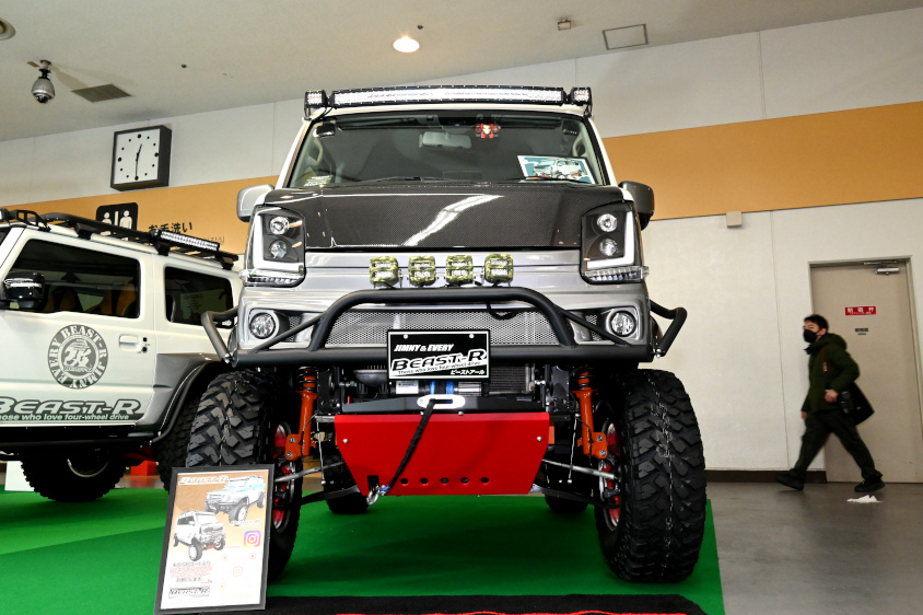 「オーバーレッドエブリィ デカアゲB17」の正面@大阪オートメッセ2024