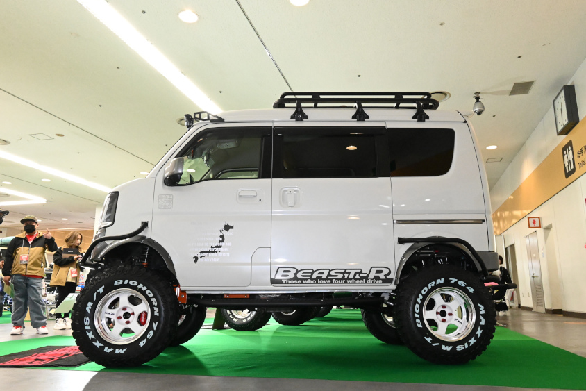 「オーバーレッドエブリィ デカアゲB17」の左サイド@大阪オートメッセ2024