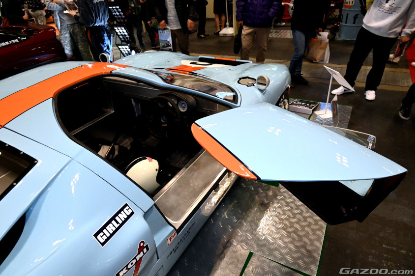 「HORD PP40」のドアの開いている様子