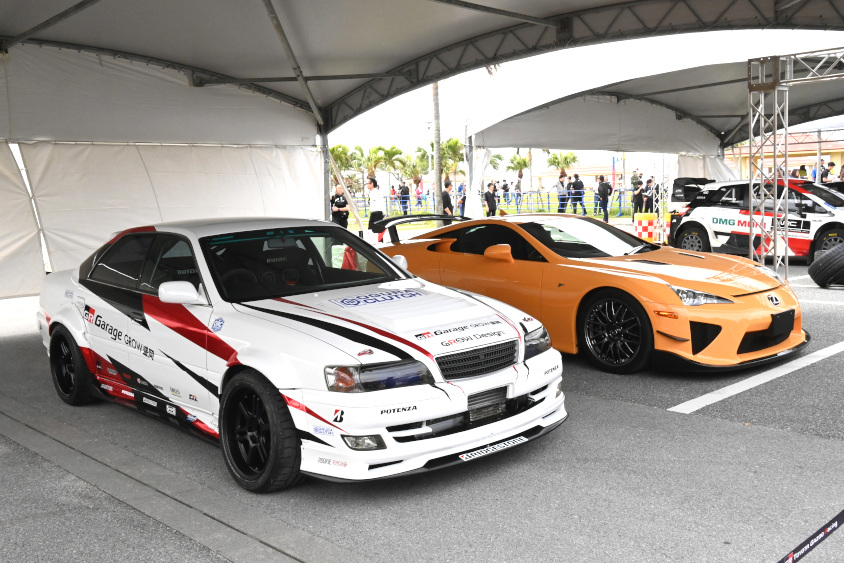 GRフェスティバル沖縄でデモランを行ったチェイサーとLFA