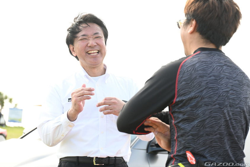 笑顔が印象的なGR Garage 沖縄の運天大介店長