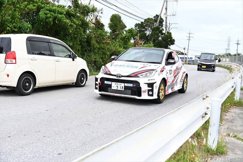 リエゾンで手を振ってくれた小倉学園 クスコORC YH GRヤリス