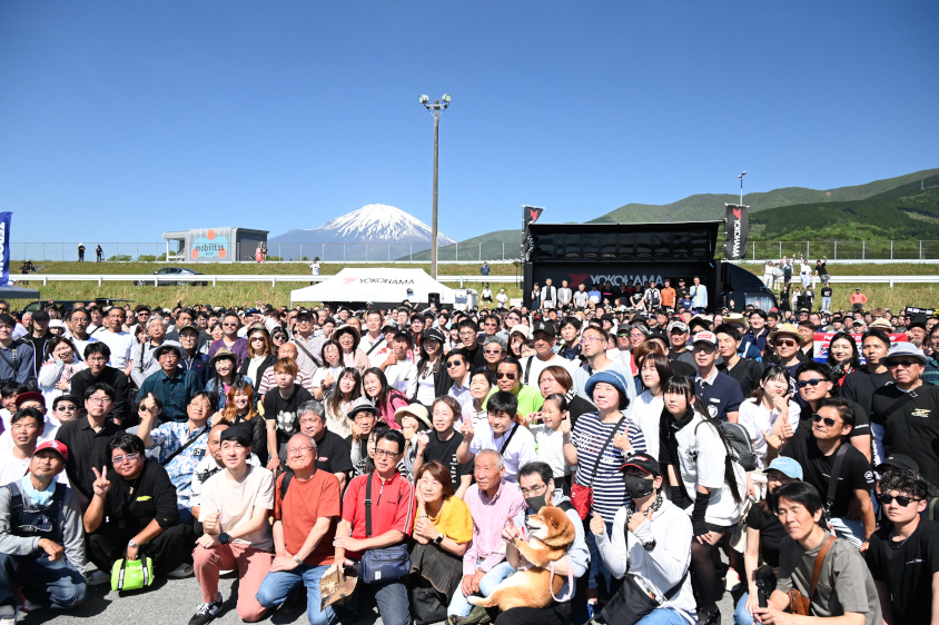 ADVANオールフェアレディZミーティング2024の集合写真