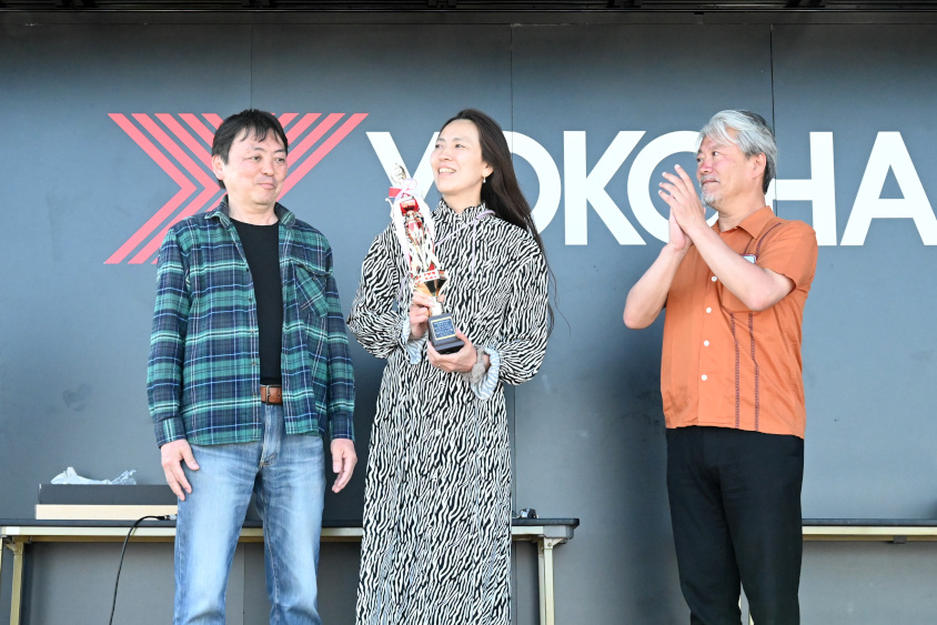 ADVANオールフェアレディZミーティング2024で日産賞を受賞したRZ34のオーナーさん