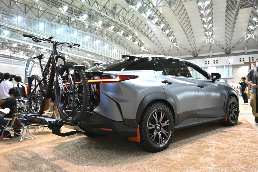 サイクルキャリアを搭載したRZ OUTDOOR CONCEPT JAPAN STYLE