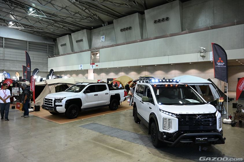 三菱自動車工業×Colemanのブース