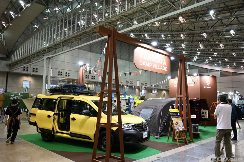 ルノーのブース