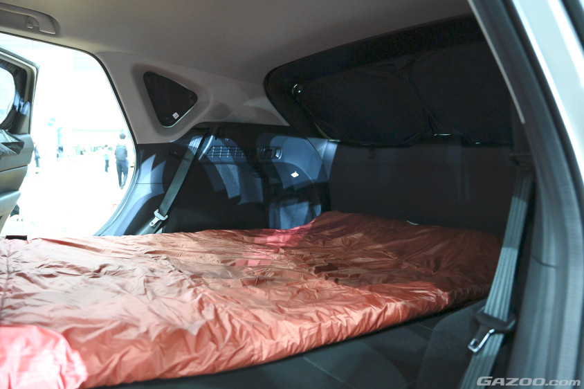 CX-5（XD Field Journeyグレード）で車中泊をするイメージ