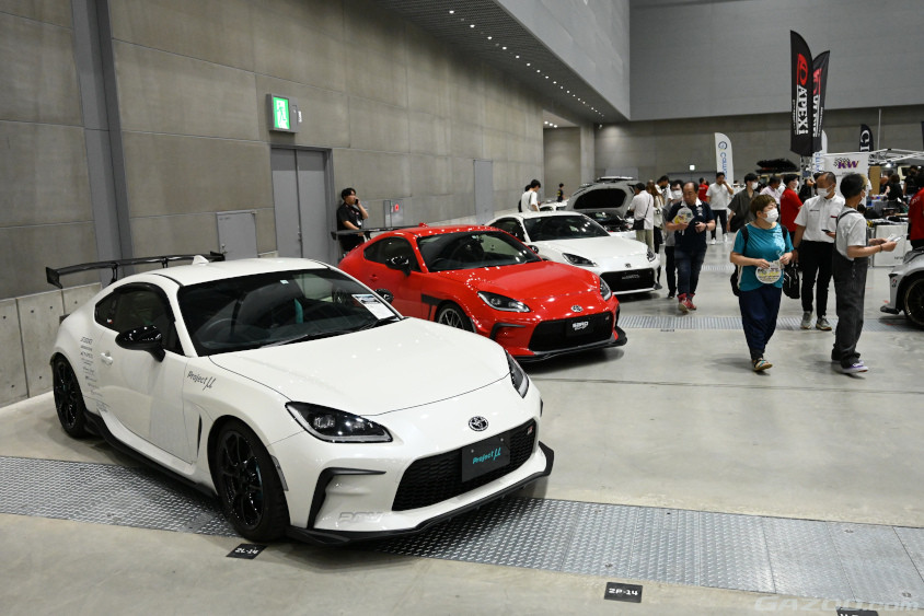群馬パーツショー2024のスポーツカーの展示